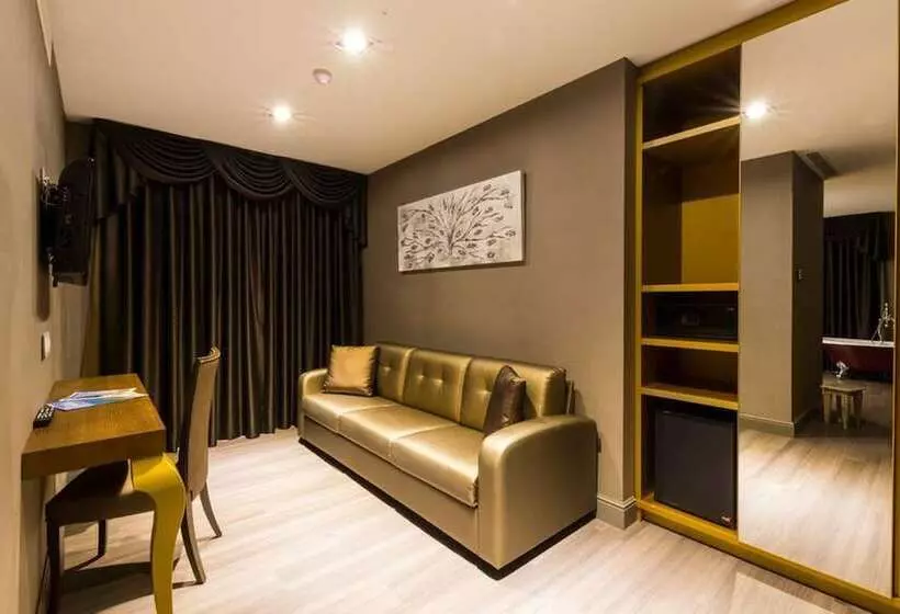 سوییت پرستیژ, Sant Jordi Boutique
