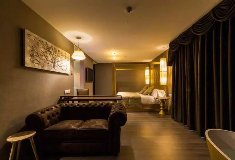 سوییت پرستیژ, Sant Jordi Boutique