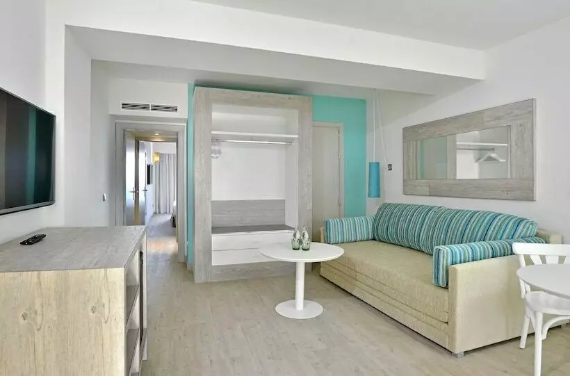 オーシャンビュージュニアスイート, Meliá Ibiza