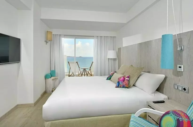 オーシャンビュージュニアスイート, Meliá Ibiza