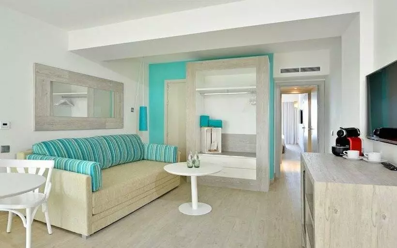 オーシャンビュージュニアスイート, Meliá Ibiza