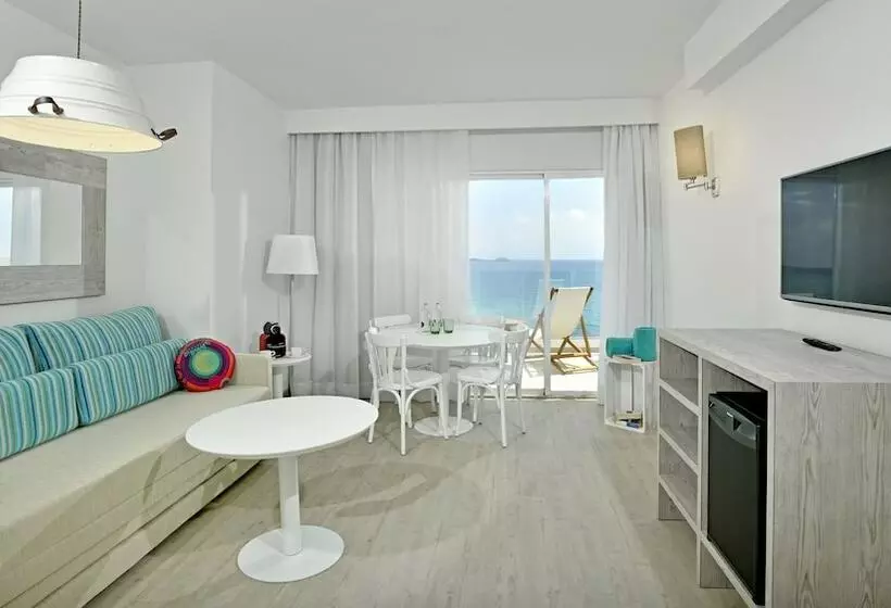 オーシャンビュージュニアスイート, Meliá Ibiza