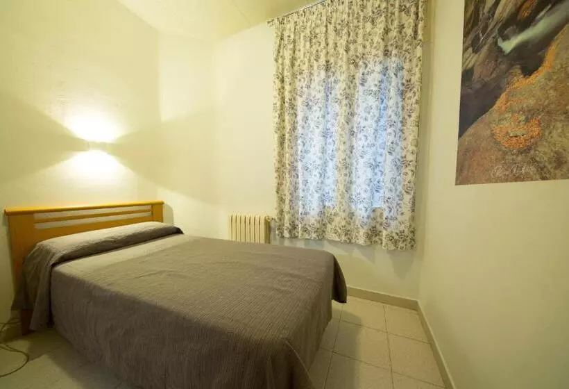 اتاق استاندارد یک نفره, Turó De L´home