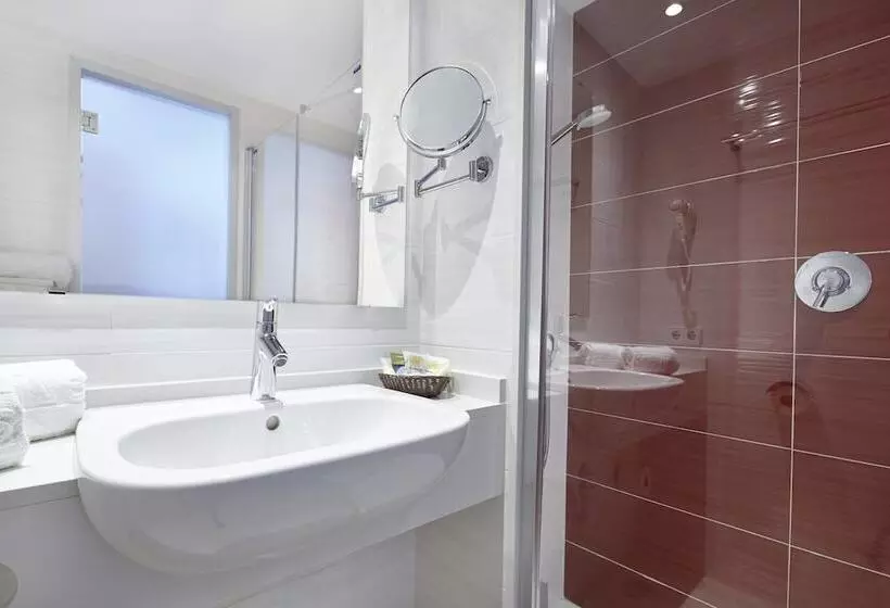Camera Standard, Universal Hotel Perla