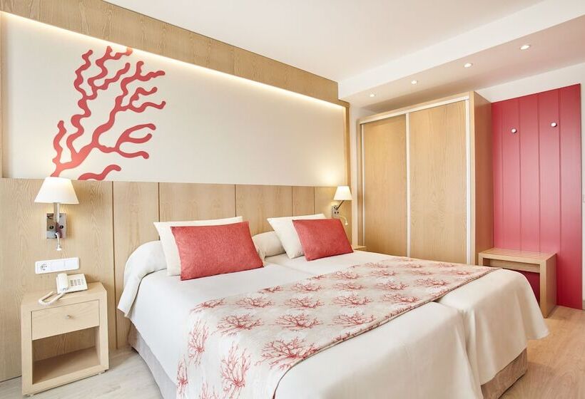 Номер Стандарт Боковой Вид на Море, Universal Hotel Perla