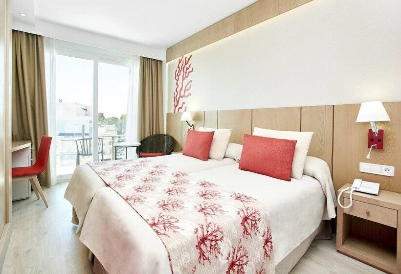 Номер Стандарт Боковой Вид на Море, Universal Hotel Perla