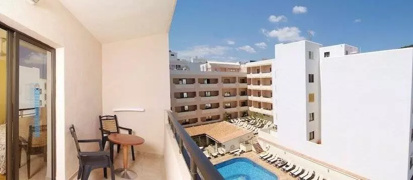 اتاق استاندارد با چشم‌انداز استخر, Invisa Hotel La Cala