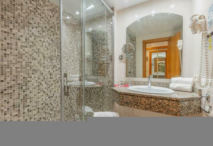 اتاق اساندارد با چشم‌انداز جانبی به دریا, Leman Hotel y Apartamentos