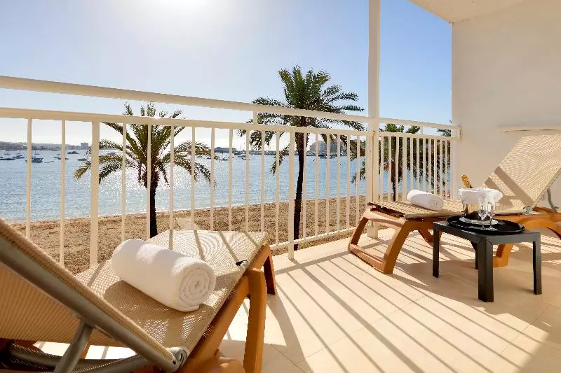 سوییت جونیور با چشم‌انداز دریا, Palladium Hotel Palmyra