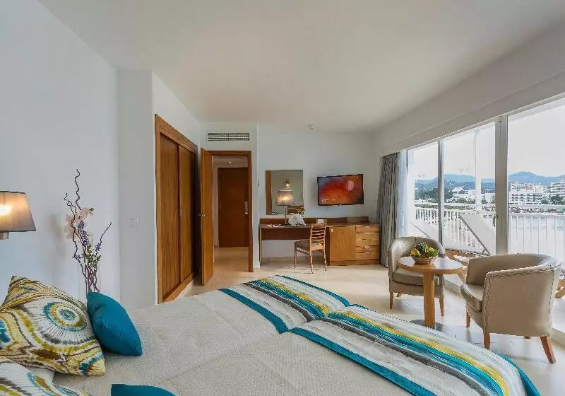 سوییت جونیور با چشم‌انداز دریا, Palladium Hotel Palmyra