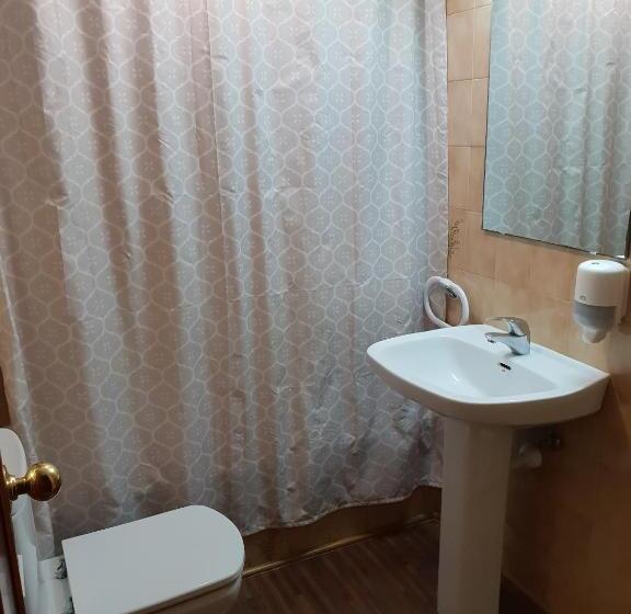 标准单人间, A Boira