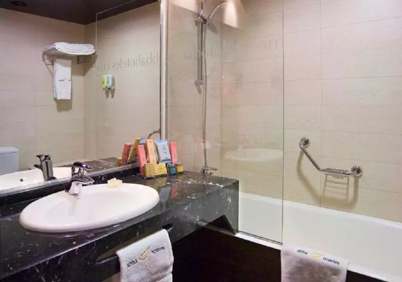 Quarto Triplo Standart, Abba Santander