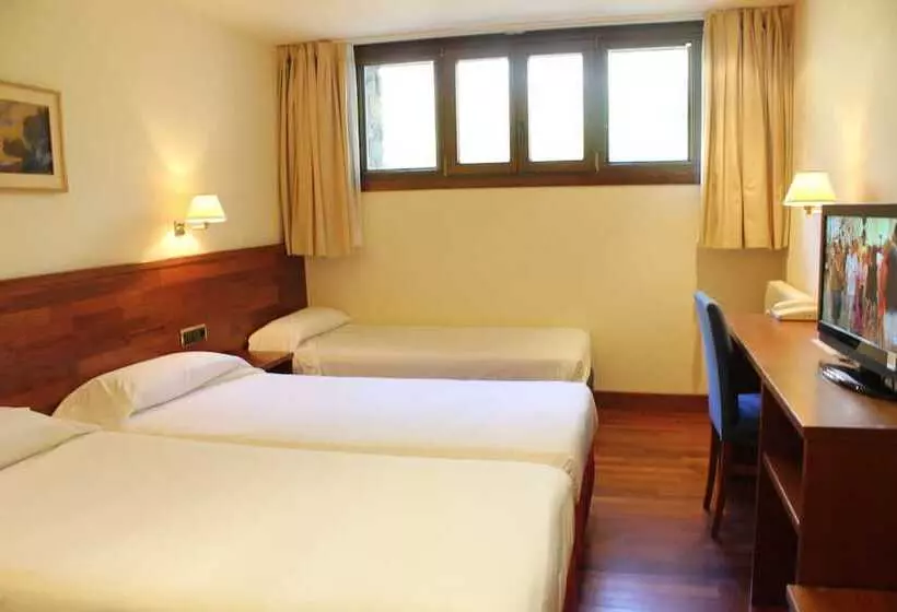 اتاق استاندارد سه نفره, Snö Hotel Candanchú