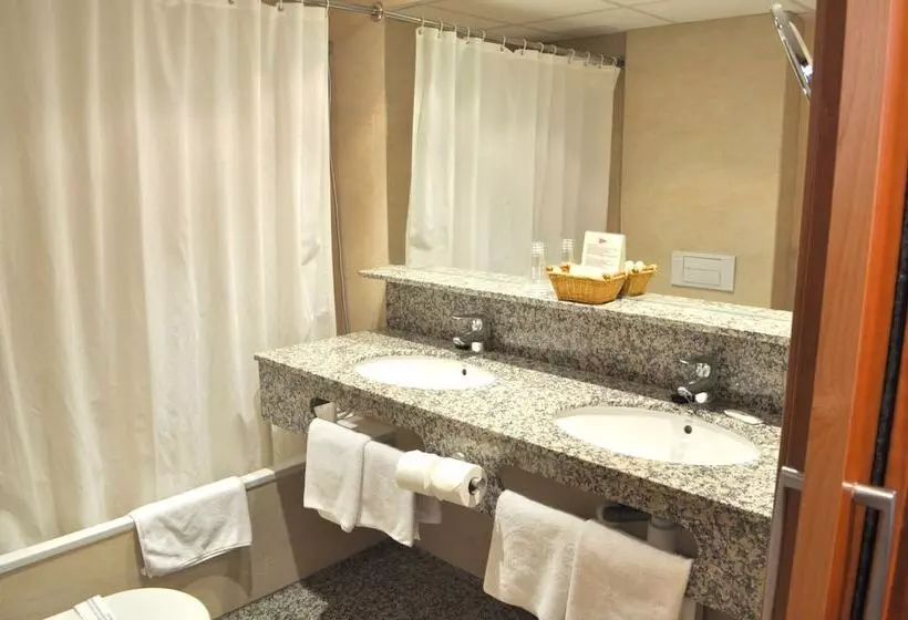 اتاق استاندارد چهار تخته, Snö Hotel Candanchú