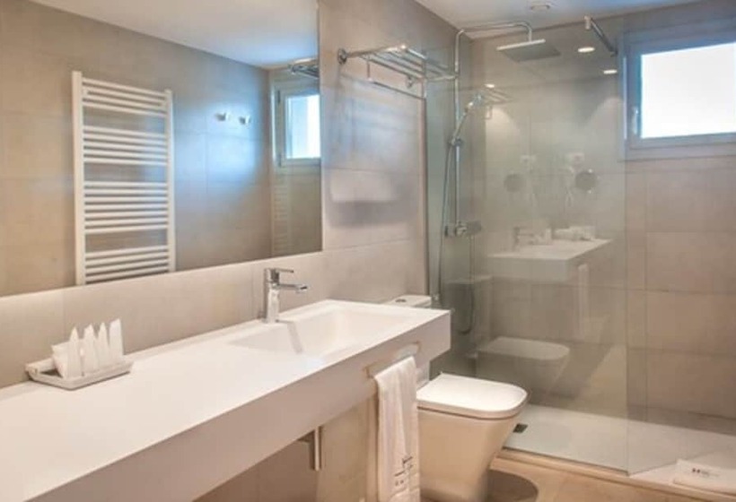 标准三人间, Costabella