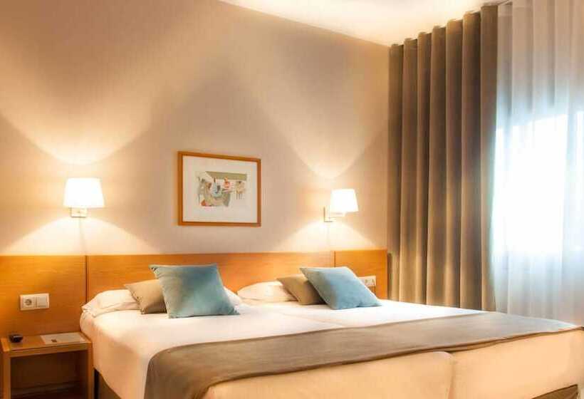 标准三人间, Costabella