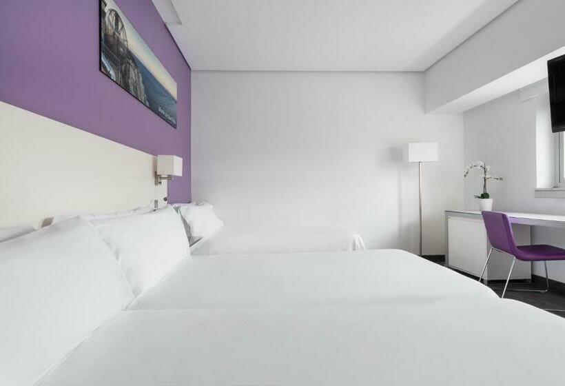 اتاق استاندارد سه نفره, Exe Coruna