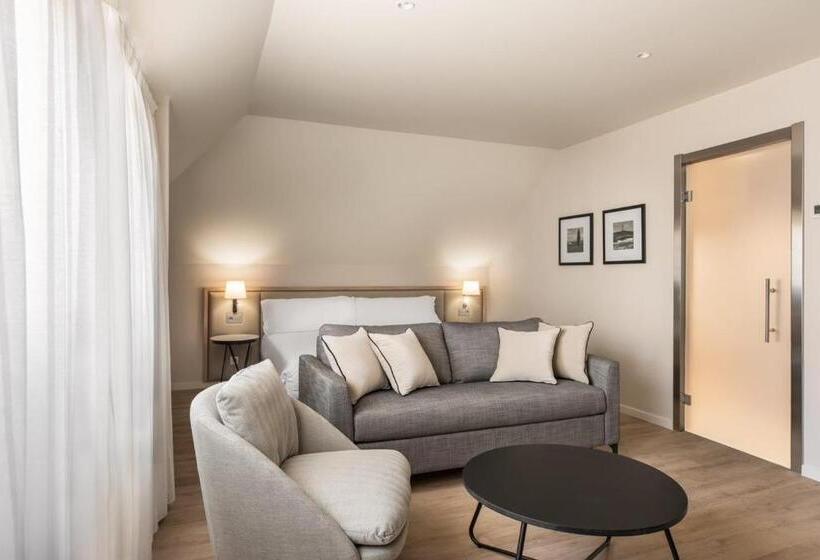 اتاق پرمیوم, Exe Coruna