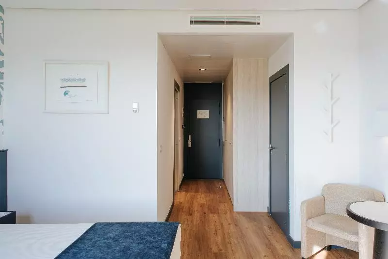 Camera Premium, Exe Coruna