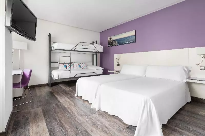 Camera Familiare, Exe Coruna