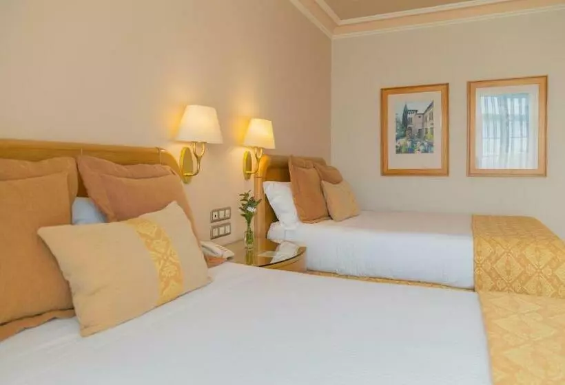 اتاق خانوادگی, Gran Hotel Los Abetos