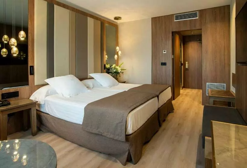 Chambre Standard, Granada Center