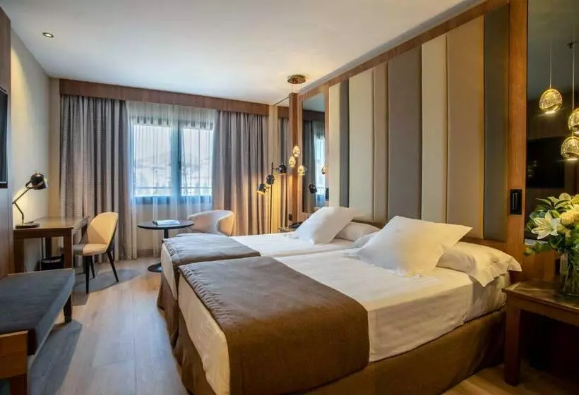 Chambre Standard, Granada Center