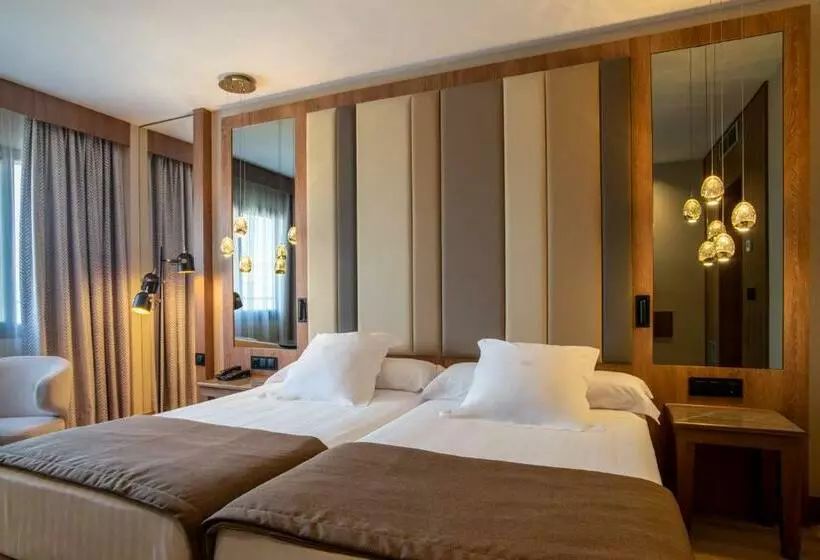 Chambre Standard, Granada Center