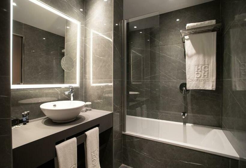 Camera Standard, Granada Center