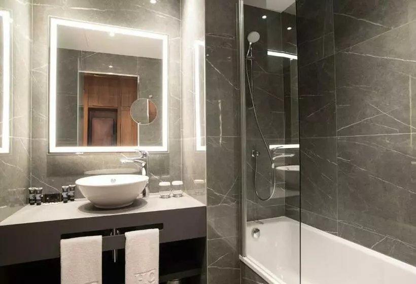 Chambre Standard, Granada Center