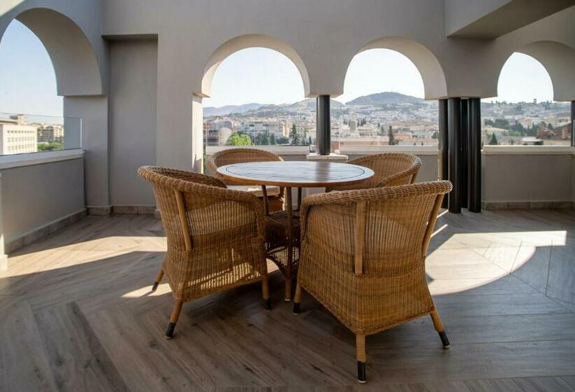 Suite Junior, Granada Center