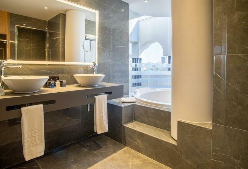 Suite Junior, Granada Center