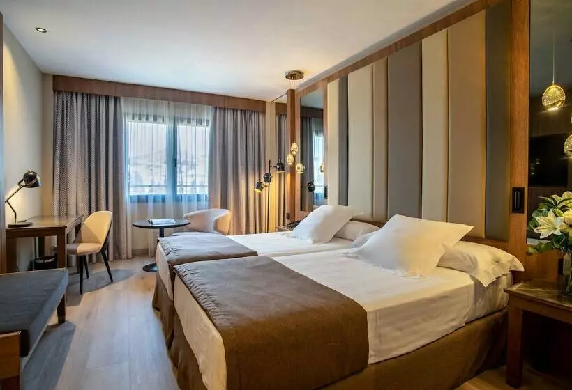 Chambre Standard, Granada Center