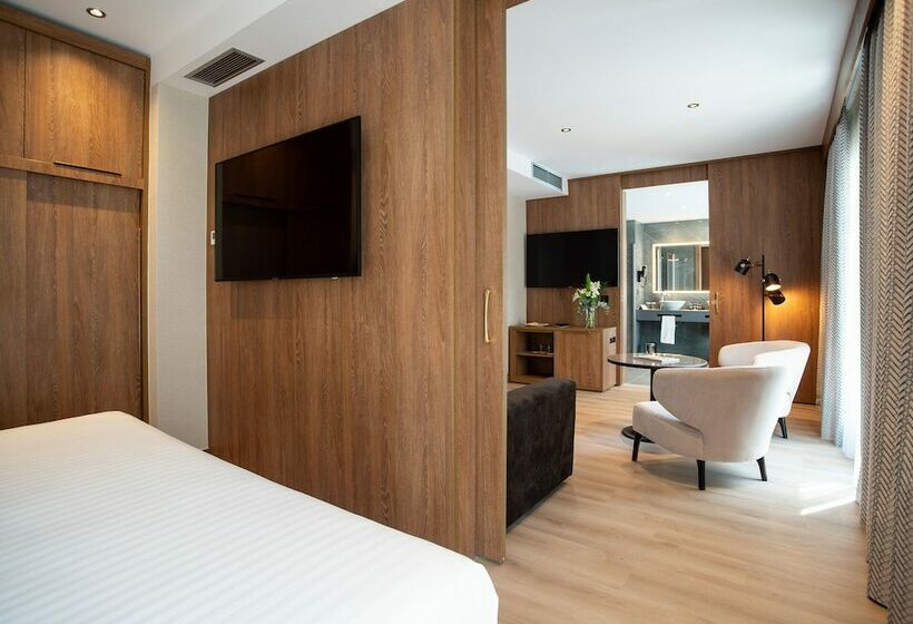 Suite Junior, Granada Center