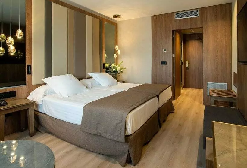 Chambre Standard, Granada Center
