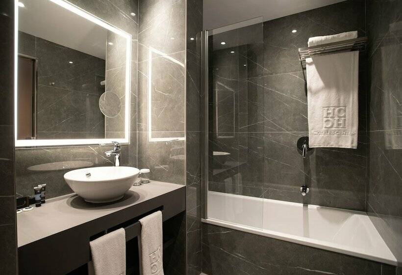 Camera Standard, Granada Center