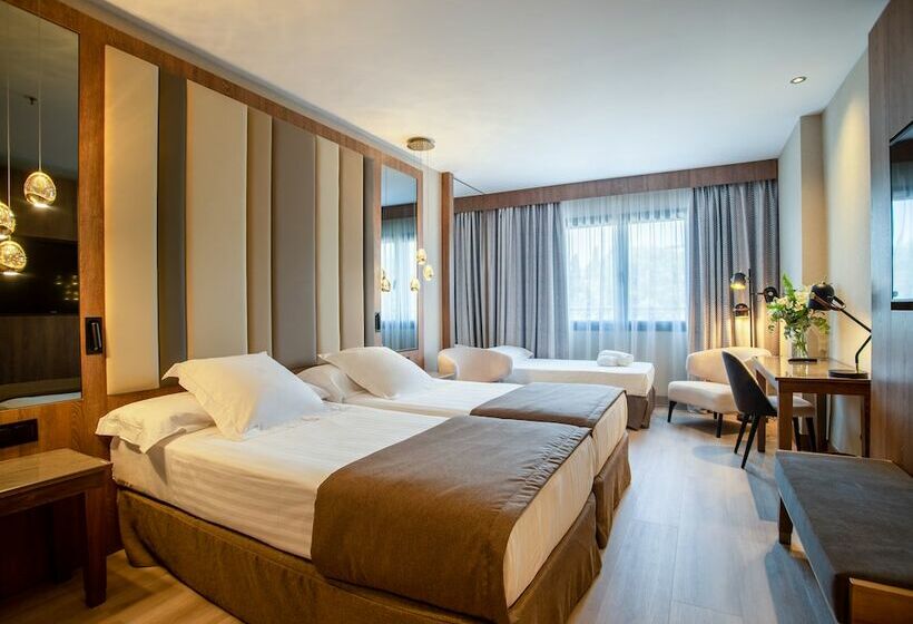 Camera Standard, Granada Center