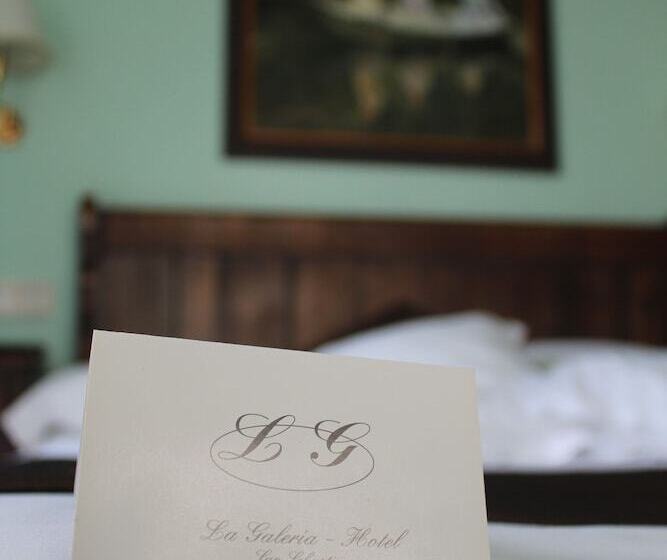 标准间, La Galería