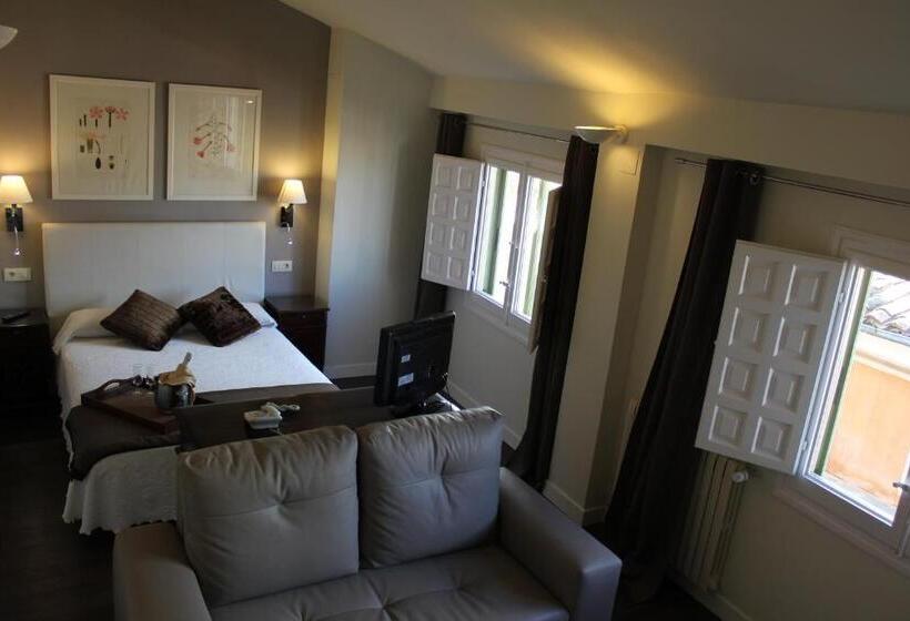 اتاق سوپریور, Leonor De Aquitania