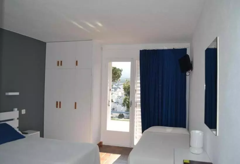 Quarto Standard com Terraço, S´aguarda