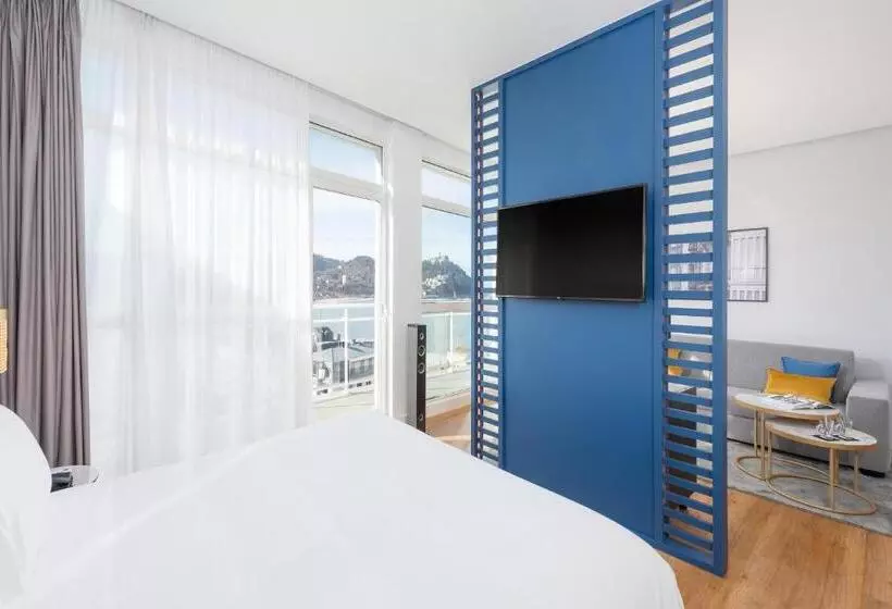 سوییت جونیور با چشم‌انداز دریا, San Sebastián Orly, Affiliated By Meliá