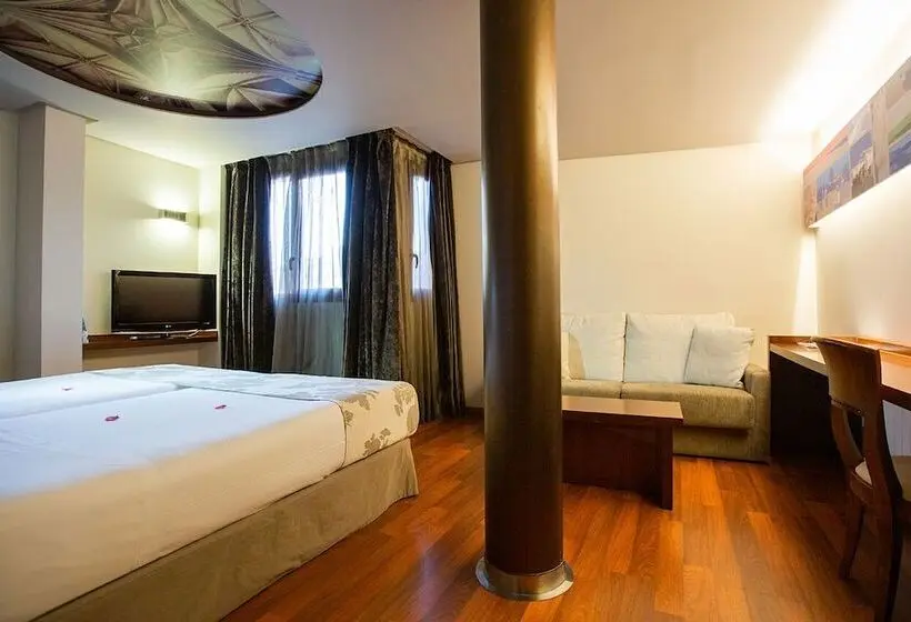 Habitació Triple Estàndard, Sancho Abarca Petit Spa