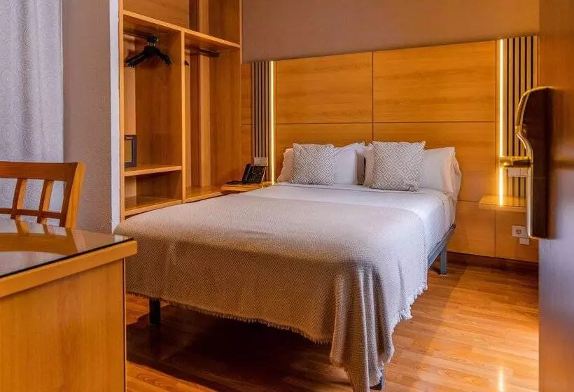 Chambre Standard, Serrano