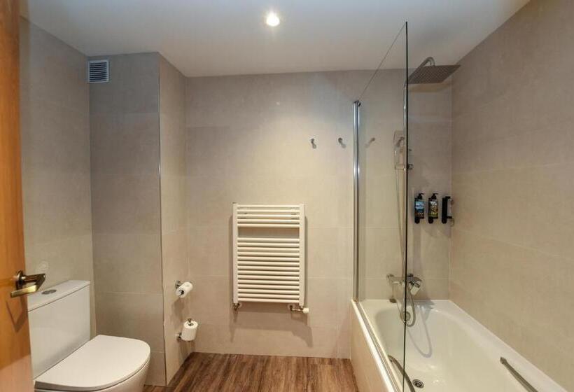 Номер Стандарт с Балконом, Sommos Hotel Benasque Spa