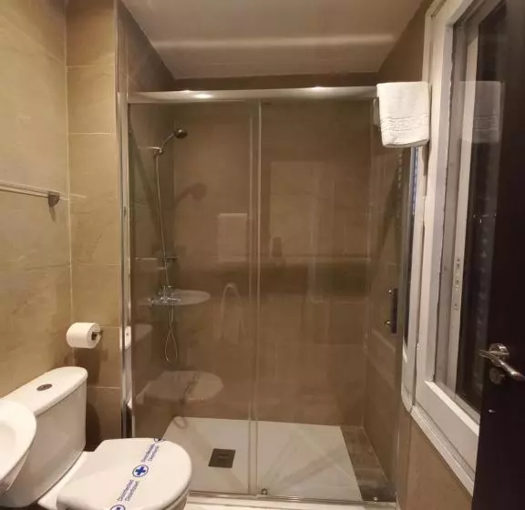Büyük Çift Kişilik Yataklı Standart Oda, Alegret