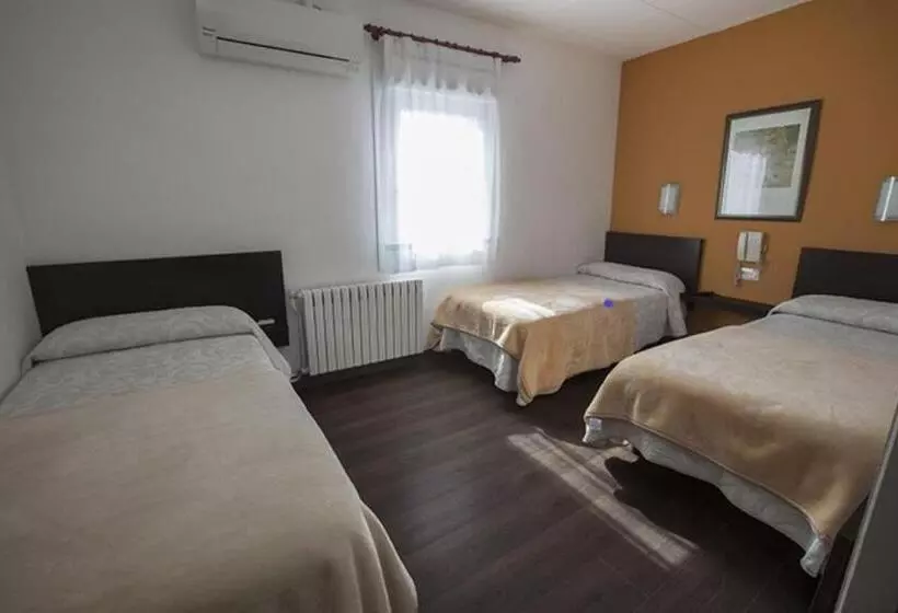 Üç Kişilik Standart Oda, Alegret