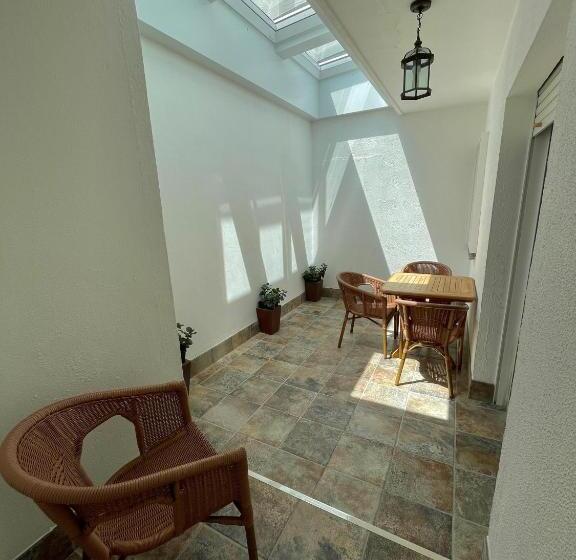 四人标准间, Amandi