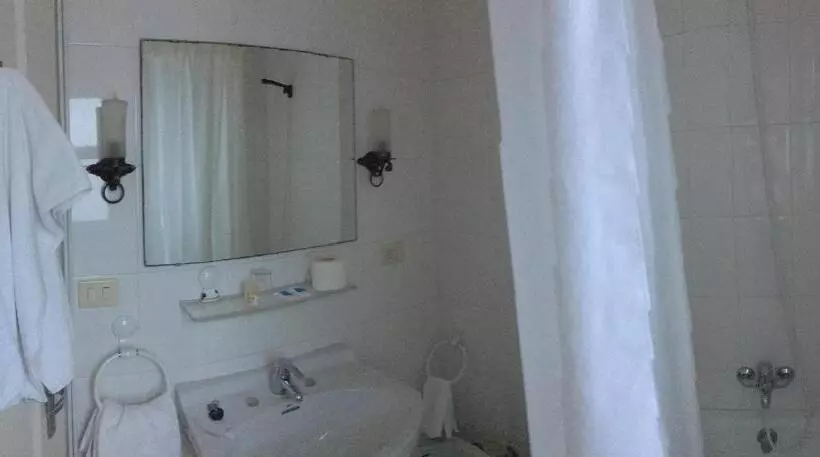3-Bett-Standardzimmer, Bayona