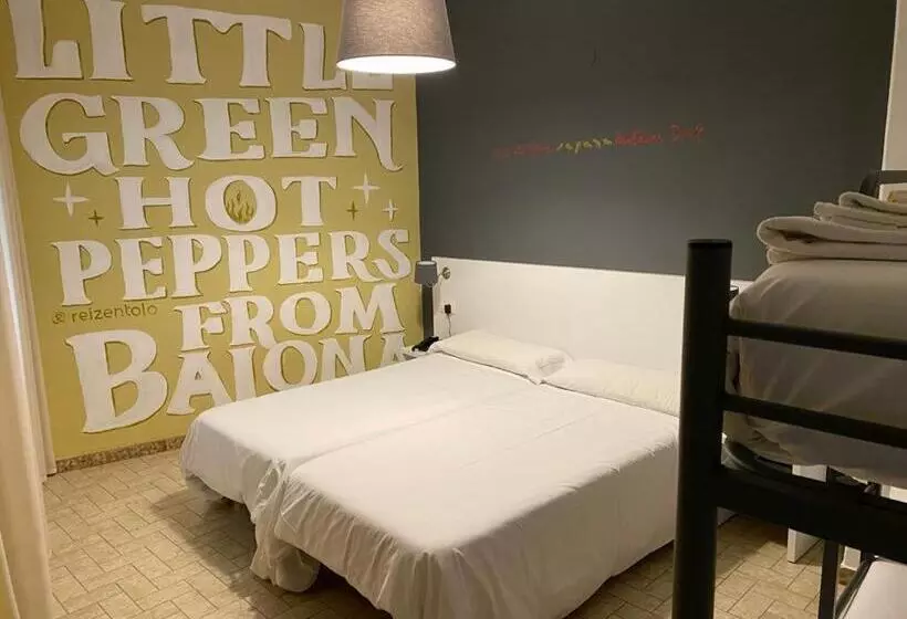4 Bett Standardzimmer, Bayona