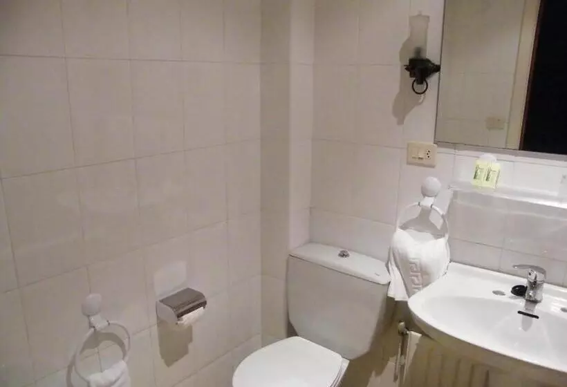 4 Bett Standardzimmer, Bayona